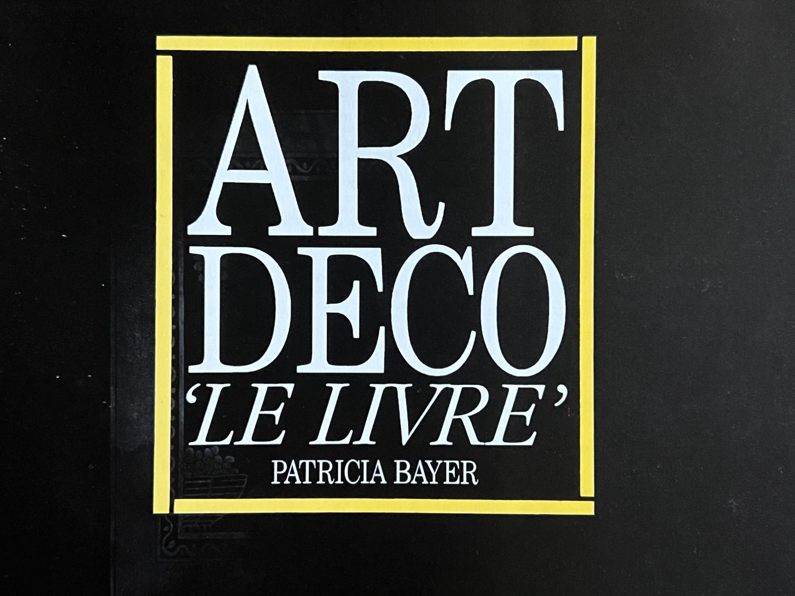 Art Deco - Patricia Bayer - 1989 | Ouvrage de référence sur l'Art Déco par une spécialiste reconnue du mouvement | Aufildeslivres.fr