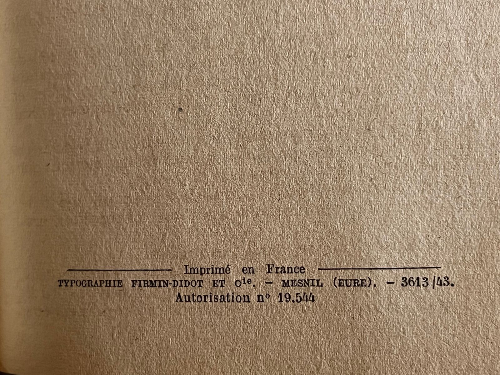 Anna Karénine - Léon Tolstoï - 1943 | 14e édition de référence publiée en pleine Seconde Guerre mondiale, témoignant de la continuité culturelle française | Aufildeslivres.fr