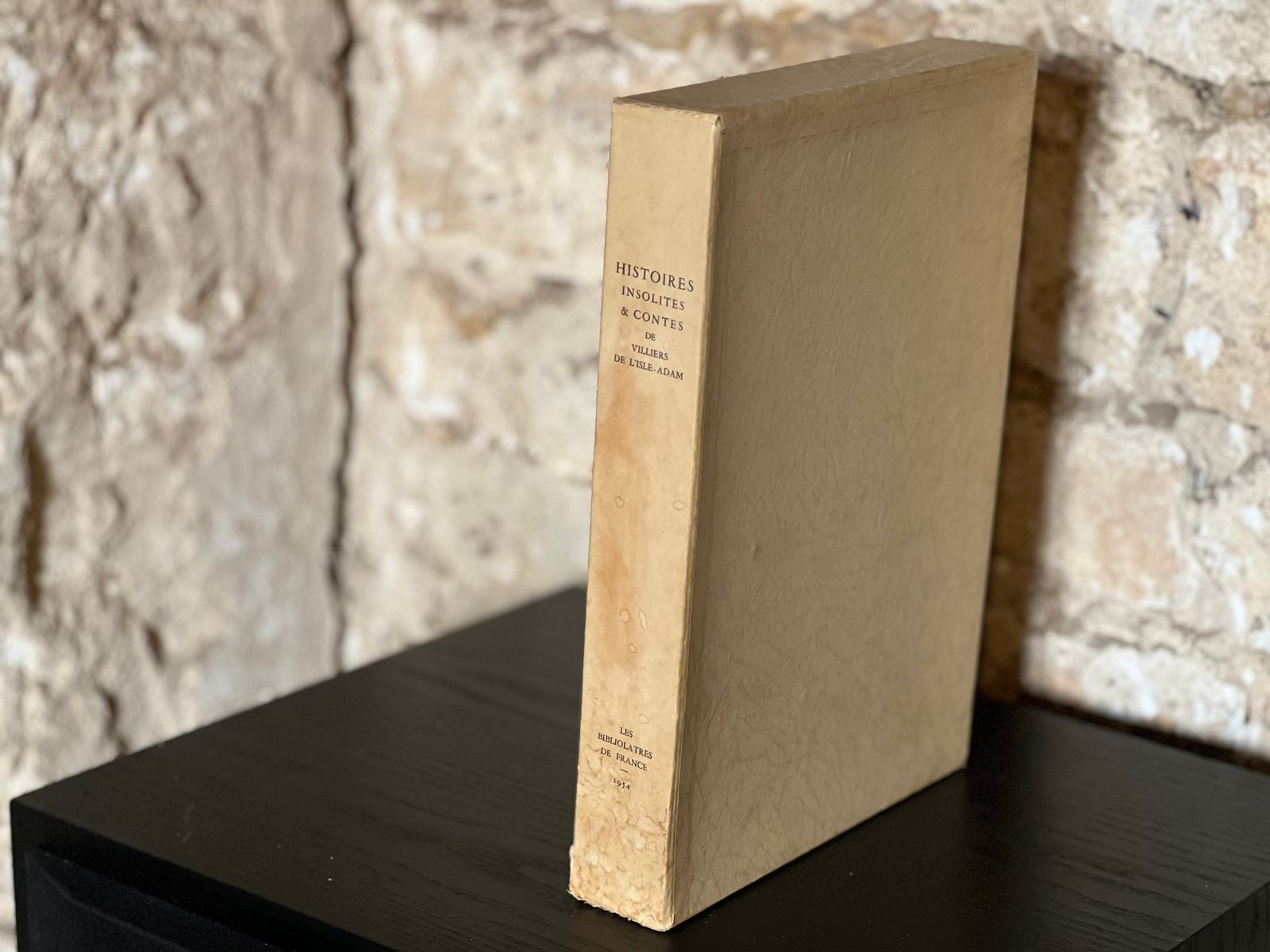 Histoires insolites & Contes - Auguste de Villiers de l'Isle-Adam - 1954 | Spécialement imprimé pour M. Philippe de la Moureyre, l'exemplaire bénéficie d'une provenance nominative documentée, élément de rareté et d'authenticité particulièrement apprécié des collectionneurs avertis. | Aufildeslivres.fr