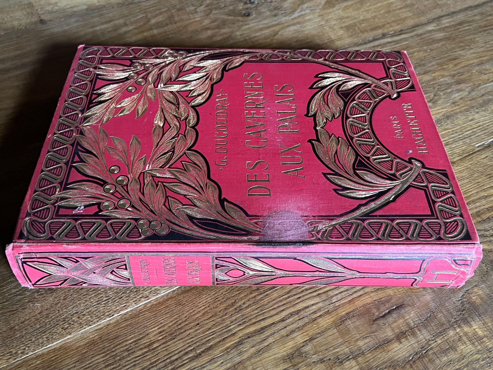 Des Cavernes aux Palais - Gustave Ducoudray - 1929 | Ouvrage traitant de l'évolution de l'habitat humain, sujet d'une importance capitale pour l'histoire de la civilisation | Aufildeslivres.fr