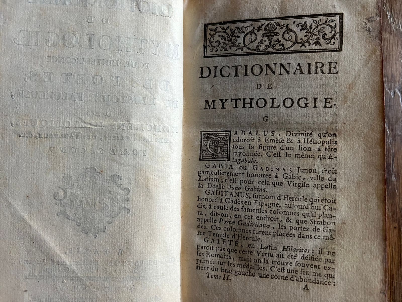 Dictionnaire de Mythologie pour l'intelligences des Poetes - Anonymous - 1745 | Témoignage précieux de l'érudition des Lumières et de l'intérêt pour l'Antiquité classique en plein siècle philosophique | Aufildeslivres.fr
