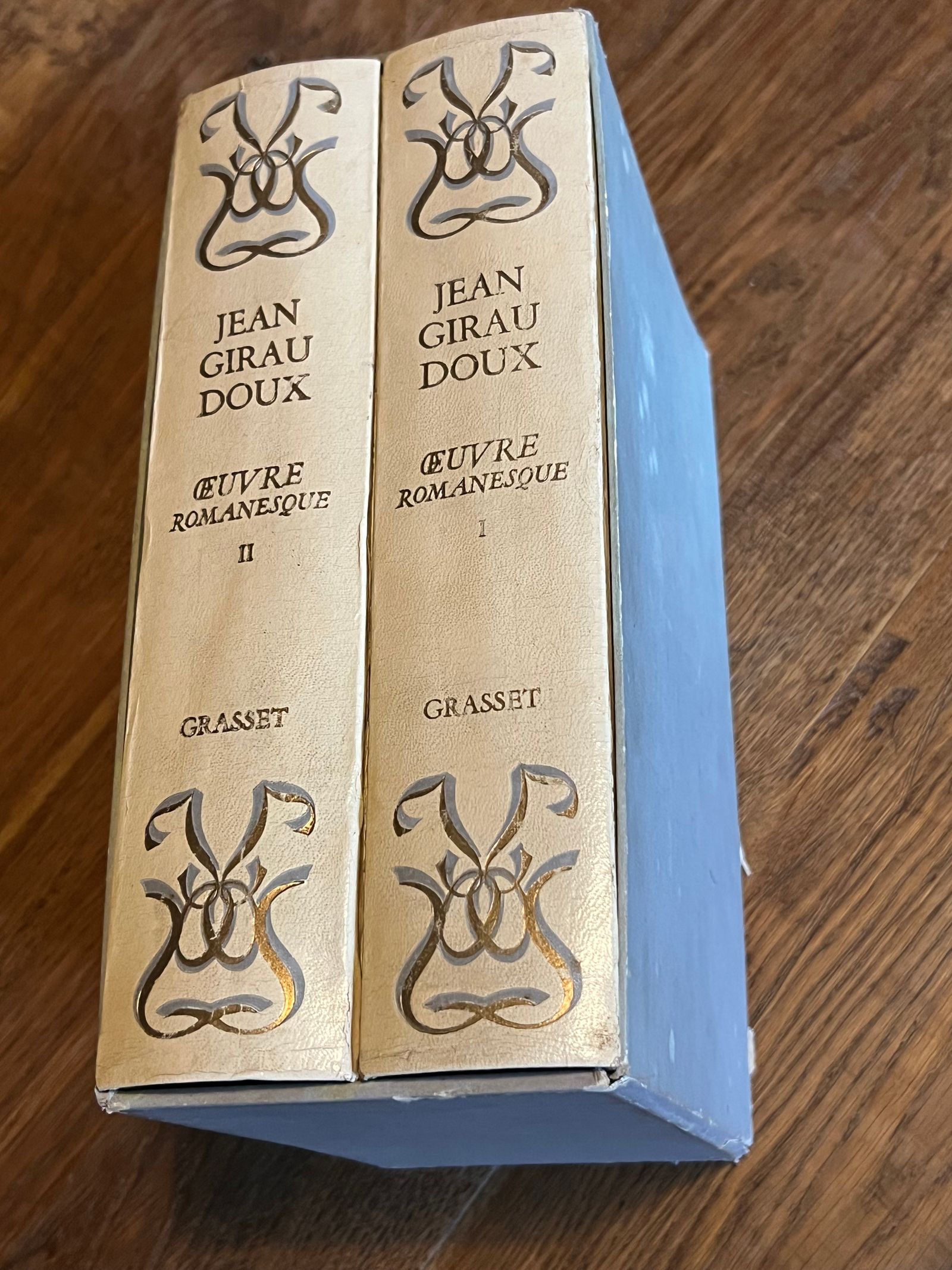 Oeuvre Romanesque - Jean Giraudoux - 1955 | Illustrations en couleurs par neuf artistes majeurs dont Marcel Vertès et Mariano Andreu, collaboration artistique exceptionnelle | Aufildeslivres.fr