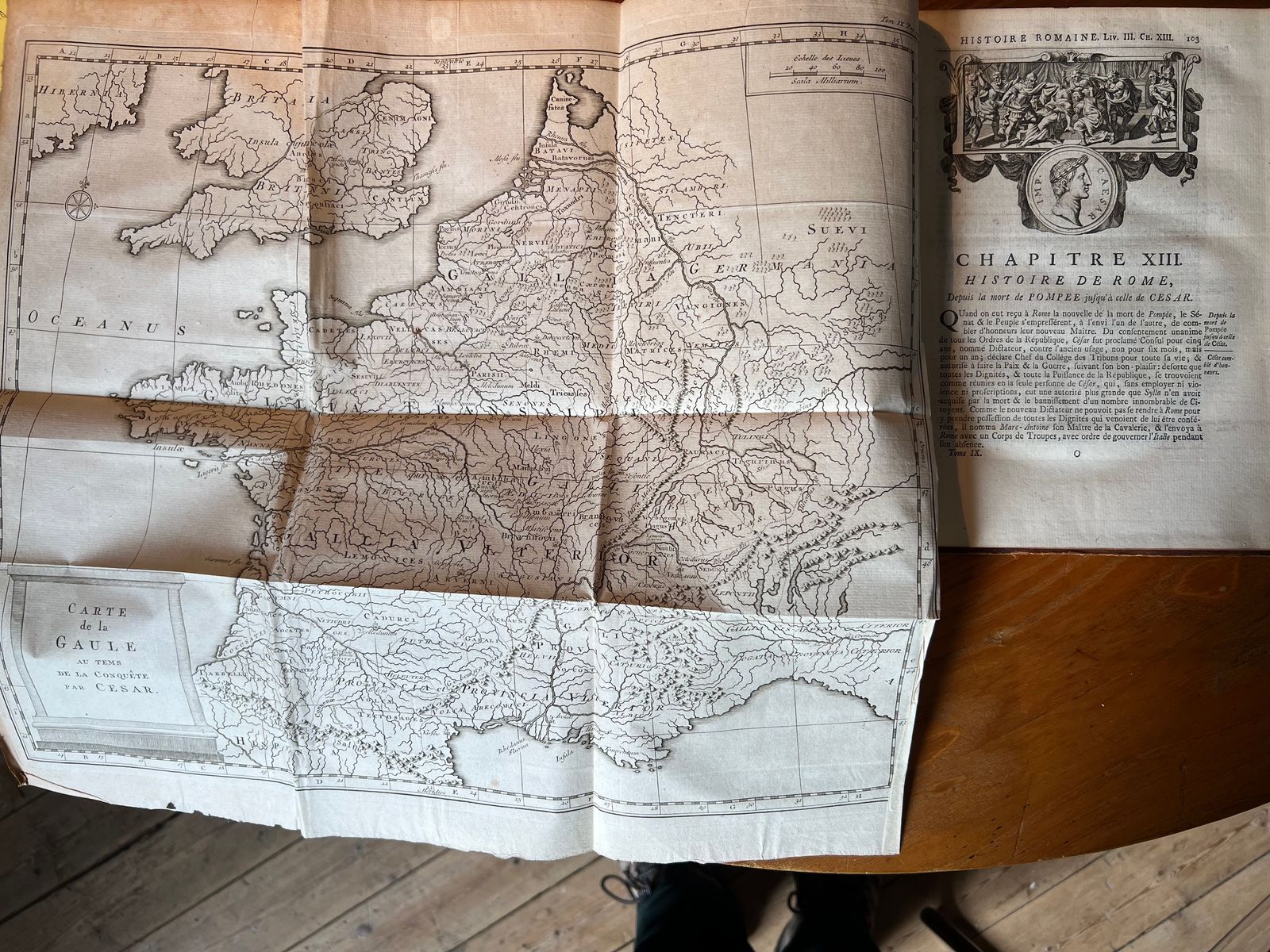 Histoire Universelle - Tome IX - Une Société de Gens de Lettres - 1752 | Témoignage exceptionnel de l'historiographie des Lumières, reflet direct de la pensée encyclopédique du XVIIIe siècle. | Aufildeslivres.fr