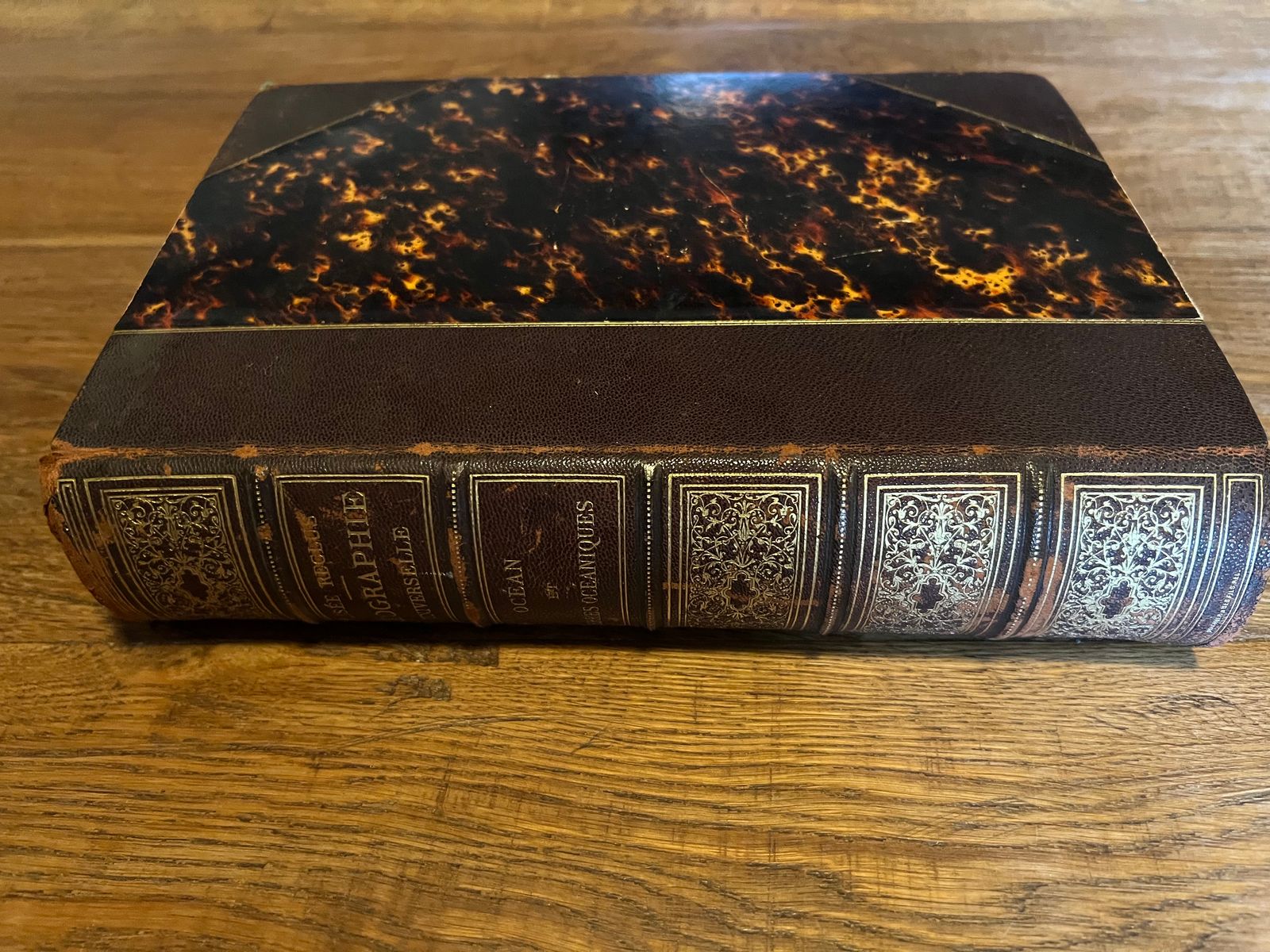 Nouvelle Géographie Universelle – Océans et Terres Océaniques - Élisée Reclus - 1889 | Pièce maîtresse pour toute collection consacrée à la géographie, aux sciences naturelles, à l'histoire de la cartographie ou à la pensée sociale et politique de la Belle Époque | Aufildeslivres.fr