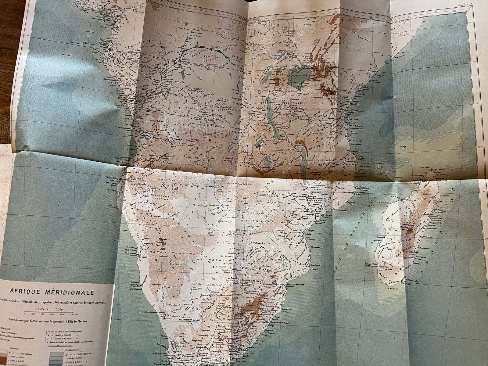 Nouvelle Géographie Universelle – Océans et Terres Océaniques - Élisée Reclus - 1889 | Ouvrage abondamment illustré de cartes, gravures et figures géographiques d'une précision et d'une beauté remarquables pour l'époque, constituant à lui seul un atlas visuel de grande valeur documentaire et esthétique | Aufildeslivres.fr