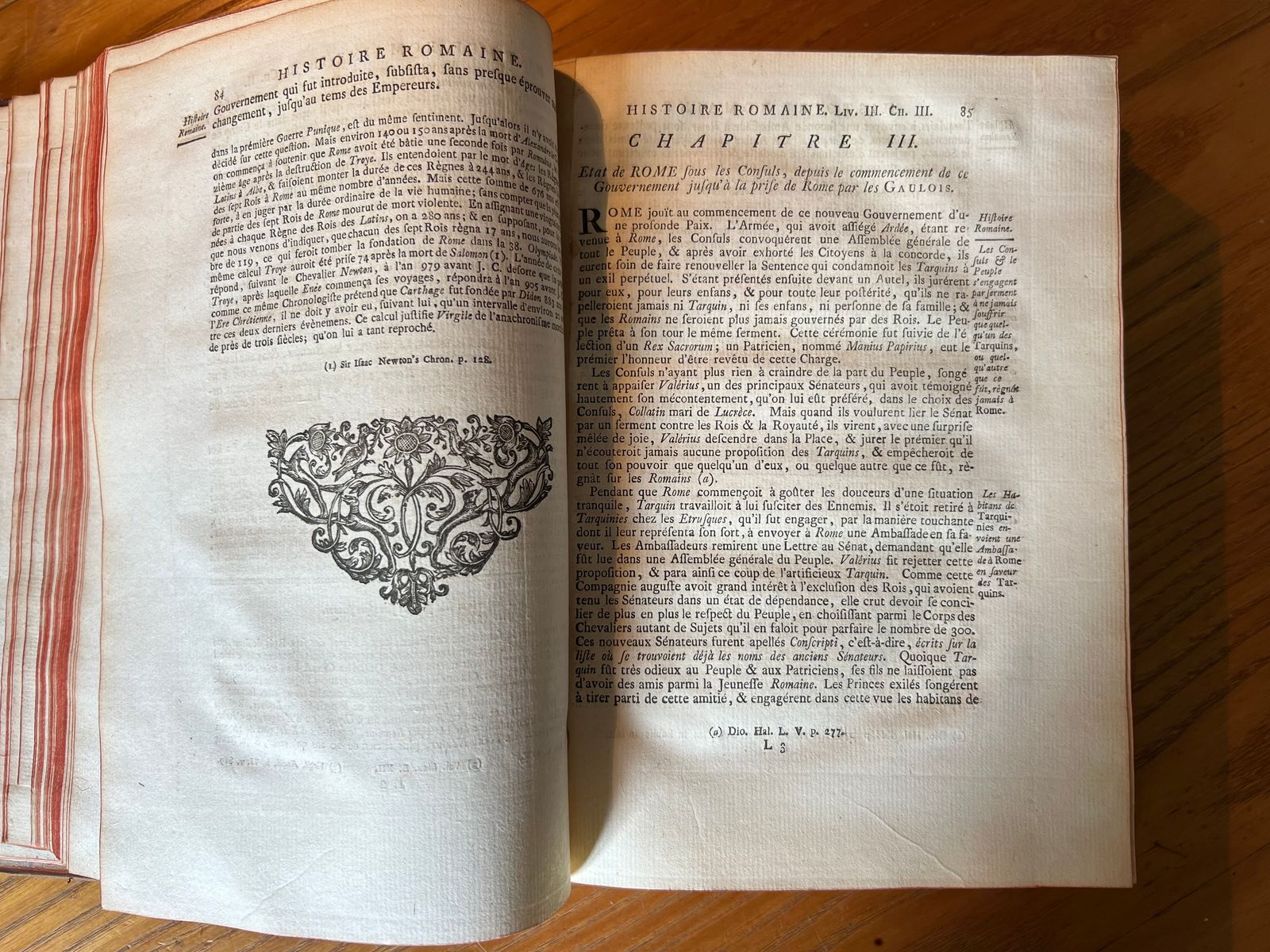 Histoire Universelle - Tome VIII - Une Société de Gens de Lettres - 1770 | Témoignage direct de la manière dont les érudits du XVIIIe siècle reconstituaient et interprétaient les grandes étapes de l'histoire romaine, depuis les mythes fondateurs jusqu'aux guerres puniques | Aufildeslivres.fr