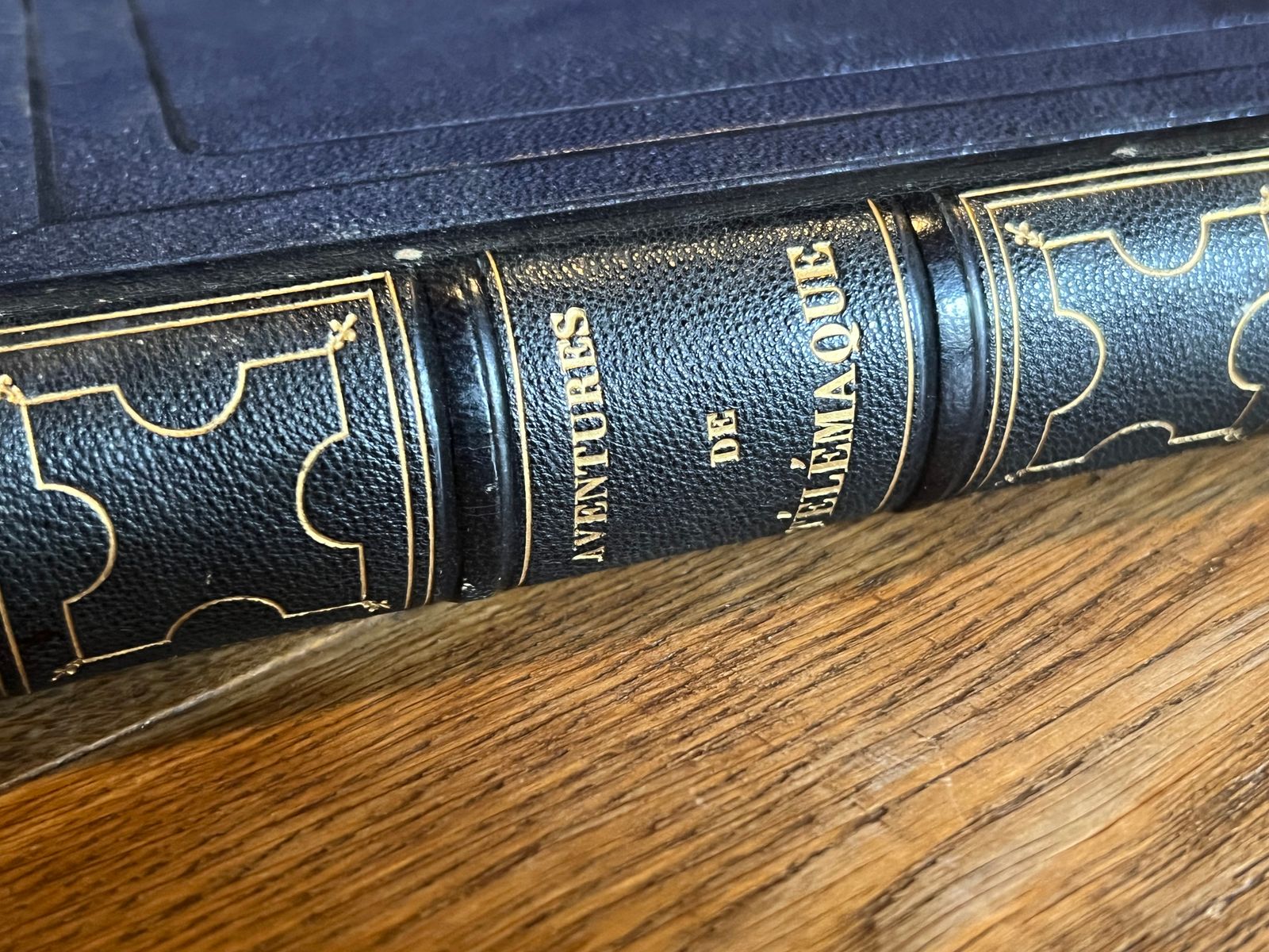 Aventures de Télémaque - François Fénelon - 1844 | Édition Belin-Leprieur du chef-d'œuvre pédagogique de Fénelon, témoin de la diffusion populaire des classiques français au XIXe siècle | Aufildeslivres.fr